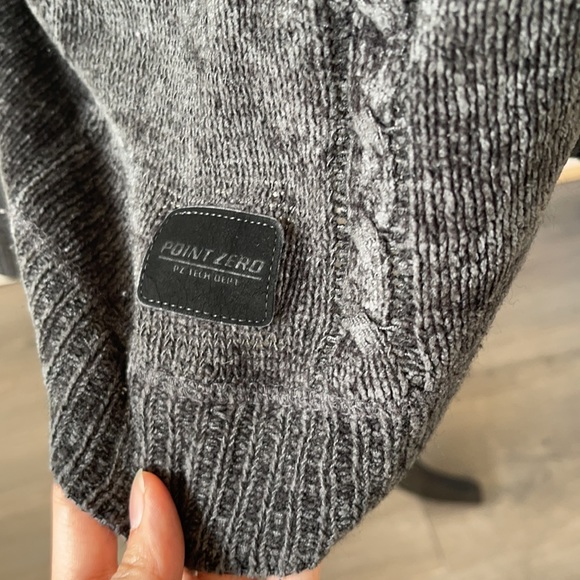 Point Zero Long sleeve (large) 💕2/$30💕 - Picture 6 of 6
